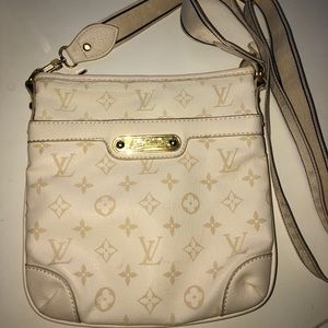 Vintage Louis Vuitton crossbody purse